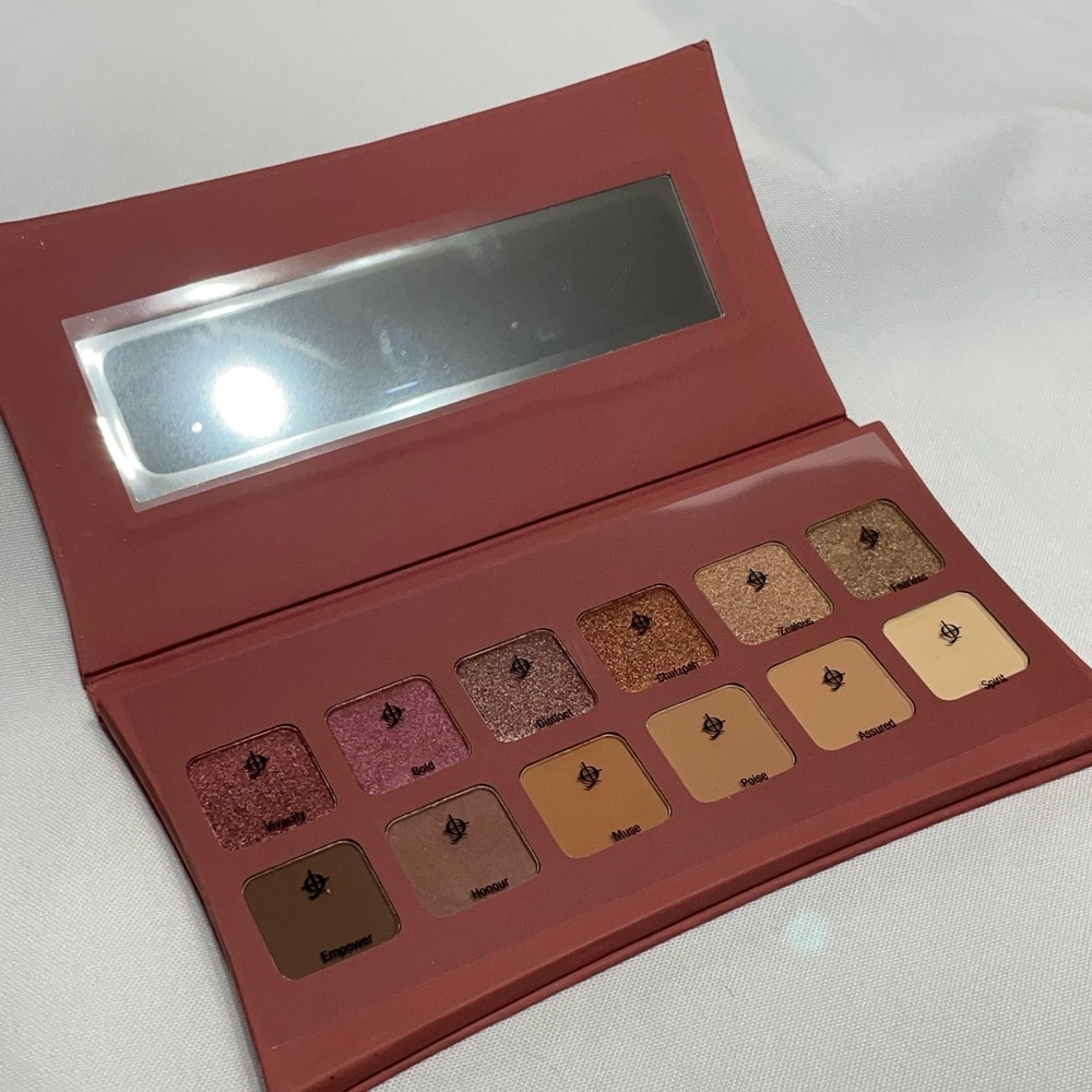 Illamasqua Unveiled Artistry Palette NEW Never Used